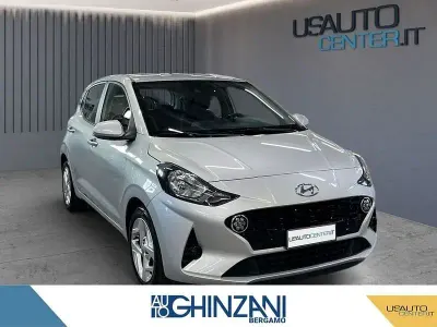 Usata Hyundai i10 67 CV (49 kW) 2022 Argento Utilitaria
