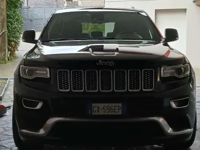 Usata Jeep Grand Cherokee Summit 250 CV (183 kW) 2016 Nero SUV