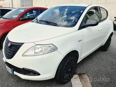 Usata Lancia Ypsilon Gold 86 CV (63 kW) 2014 Bianco Utilitaria