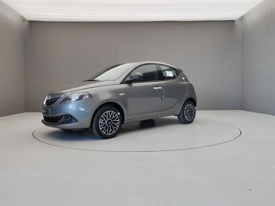 usata Lancia Ypsilon 1.0 70CV HYBRID PLATINO