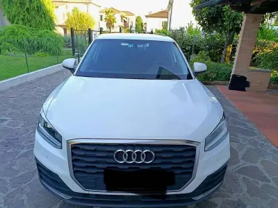 Usata Audi Q2 Business 116 CV (85 kW) 2017 Bianco SUV