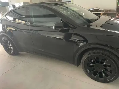 Usata Tesla Model Y RWD 88 kW (120 CV) 2023 Nero SUV