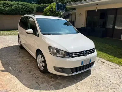 Usata VW Touran 105 CV (77 kW) 2011 Bianco Monovolume