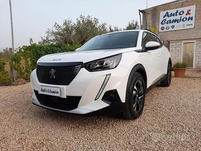 Usata Peugeot 2008 Allure 110 CV (80 kW) 2021 Bianco SUV