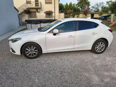 Usata Mazda 3 Evolve 105 CV (77 kW) 2016 Bianco Berlina