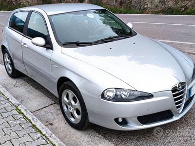 Occasion Alfa Romeo 147 120 PK (88 kW) 2005 Grijs Hatchback