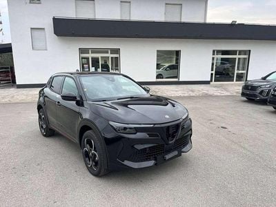 Nuova Alfa Romeo Junior Edizione Speciale 136 CV (100 kW) 2025 Nero SUV