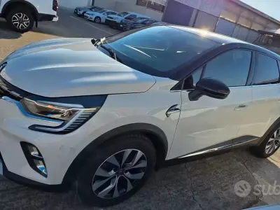 Usata Renault Captur Intens 116 CV (85 kW) 2020 Beige SUV
