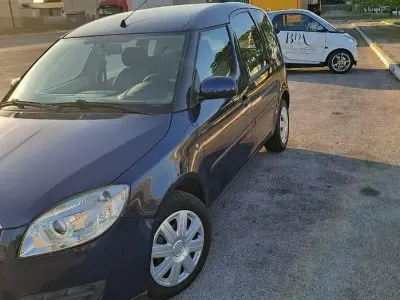 Usata Skoda Roomster 80 CV (58 kW) 2009 Bluazzurro Monovolume