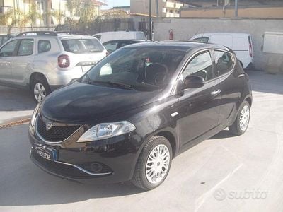 Usata Lancia Ypsilon Gold 69 CV (50 kW) 2016 Nero Utilitaria