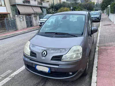 Usata Renault Grand Modus Dynamique 106 CV (77 kW) 2009 Bronzo Monovolume