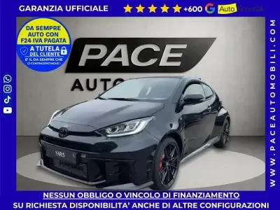 Usata Toyota Yaris 280 CV (205 kW) 2024 Nero metallizzato Utilitaria