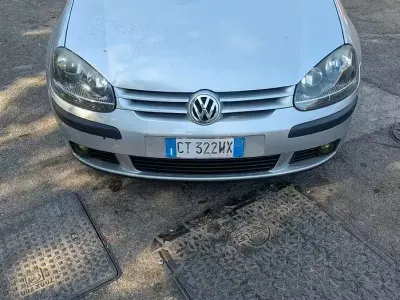Usata VW Golf IV 105 CV (77 kW) 2005 Grigio Berlina