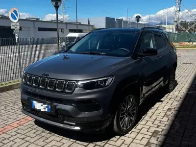 Usata Jeep Compass Summit 131 CV (96 kW) 2024 Grigio SUV