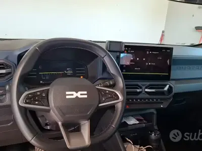 Käytetty Dacia Duster 101 HP (74 kW) 2024 Valkoinen Katumaasturi
