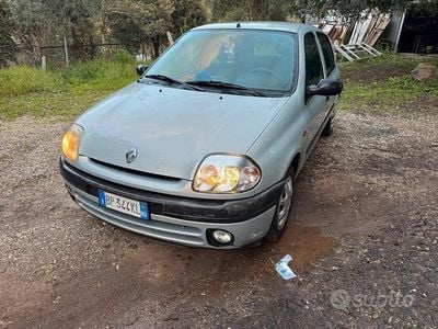 Occasion Renault Clio II 58 ch (42 kW) 2000 Berline