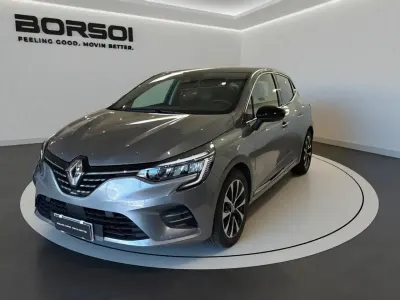 Käytetty Renault Clio V 91 HP (66 kW) 2023 Harmaa Sedan