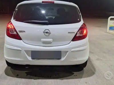 Usata Opel Corsa 75 CV (55 kW) 2010 Bianco Utilitaria