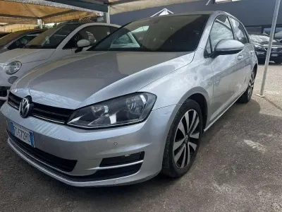 Usata VW Golf VII Comfortline 110 CV (80 kW) 2016 Argento Berlina