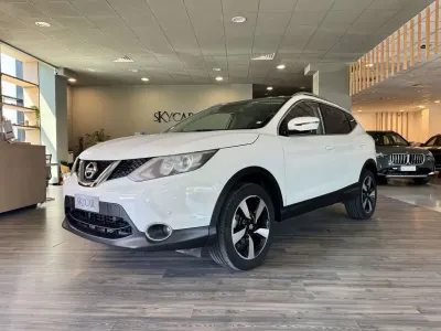 Usata Nissan Qashqai Tekna 110 CV (80 kW) 2017 Bianco SUV