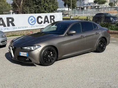 Occasion Alfa Romeo Giulia 150 ch (110 kW) 2017 Gris Berline