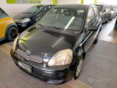 Brugt Toyota Yaris 75 HK (55 kW) 2004 Sort Hatchback