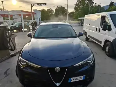 Usata Alfa Romeo Stelvio 210 CV (154 kW) 2017 Bluazzurro SUV