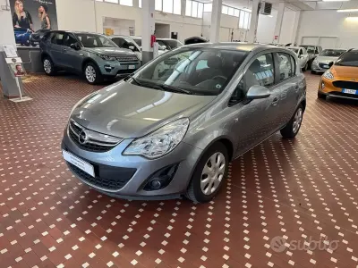 Usata Opel Corsa Sport 86 CV (63 kW) 2013 Grigio Utilitaria