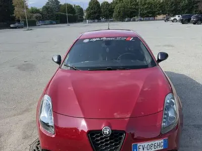 Usata Alfa Romeo Giulietta Tech Edition 120 CV (88 kW) 2018 Rosso Utilitaria