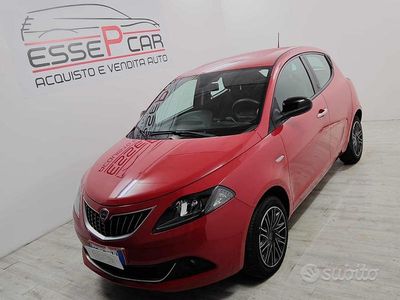 Usata Lancia Ypsilon 69 CV (50 kW) 2021 Rosso Utilitaria