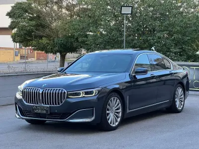 Usata BMW 730L Luxury Line 265 CV (194 kW) 2020 Grigio artico Berlina
