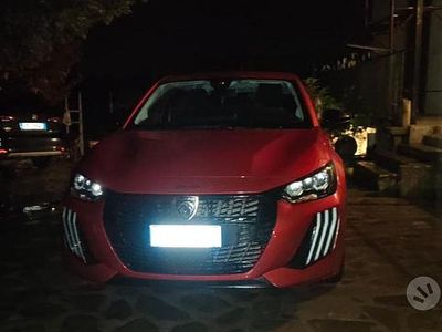 Usata Peugeot 208 75 CV (55 kW) 2024 Rosso Utilitaria
