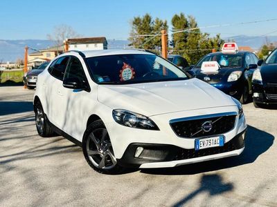 Occasion Volvo V40 CC 115 ch (84 kW) 2014 Blanc Break
