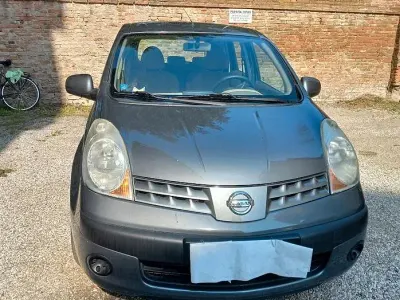 Usata Nissan Note 88 CV (64 kW) 2006 Grigio Utilitaria