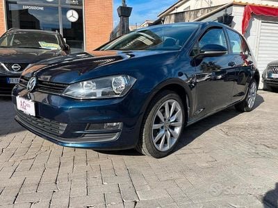 Käytetty VW Golf VII Highline 105 HP (77 kW) 2014 Sininen Sedan