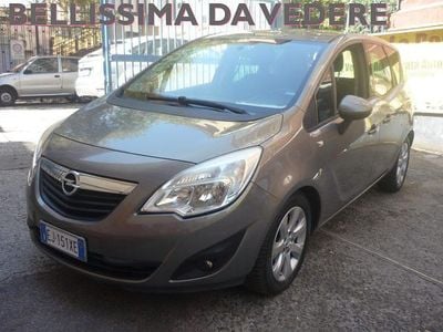 Grigio Usata 2011 Opel Meriva Monovolume | 4900 € (Buon prezzo)