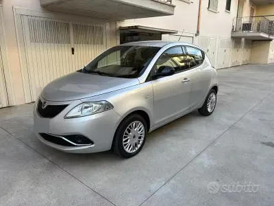 Usata Lancia Ypsilon S 95 CV (69 kW) 2017 Grigio Utilitaria