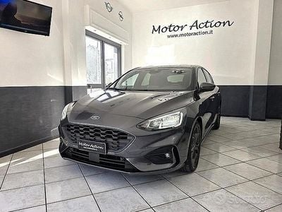 Begagnad Ford Focus ST-Line 120 HK (88 kW) 2022 Grå Sedan