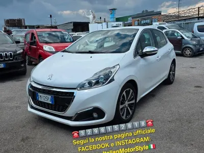 Usata Peugeot 208 Active 82 CV (60 kW) 2017 Bianco Utilitaria