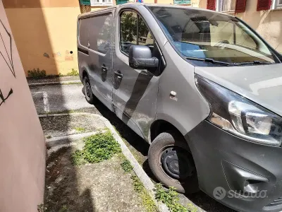 Usata Opel Vivaro 121 CV (88 kW) 2018 Grigio Monovolume