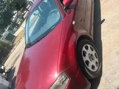 Usata Audi A3 102 CV (75 kW) 2005 Rosso Utilitaria