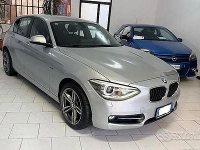 Usata BMW 118 Sport Line 143 CV (105 kW) 2015 Grigio Utilitaria