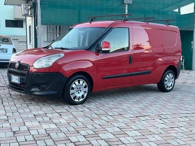 Käytetty Fiat Doblò 105 HP (77 kW) 2010 Punainen Tila-auto