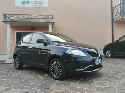 Usata Lancia Ypsilon Gold 95 CV (69 kW) 2018 Bluazzurro Utilitaria