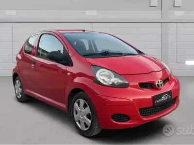 Occasion Toyota Aygo Connect Style 68 PK (50 kW) 2011 Rood Hatchback