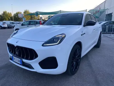 Begagnad Maserati Grecale GT 300 HK (220 kW) 2022 Vit SUV