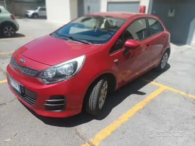 Usata Kia Rio 85 CV (62 kW) 2016 Rosso Utilitaria