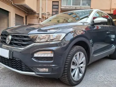 Usata VW T-Roc Style 116 CV (85 kW) 2019 Grigio SUV