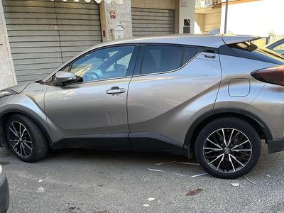 Second-hand Toyota C-HR Active 98 CP (72 kW) 2019 Gri SUV