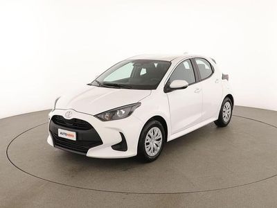 Usata Toyota Yaris Hybrid Active 92 CV (67 kW) 2024 Bianco